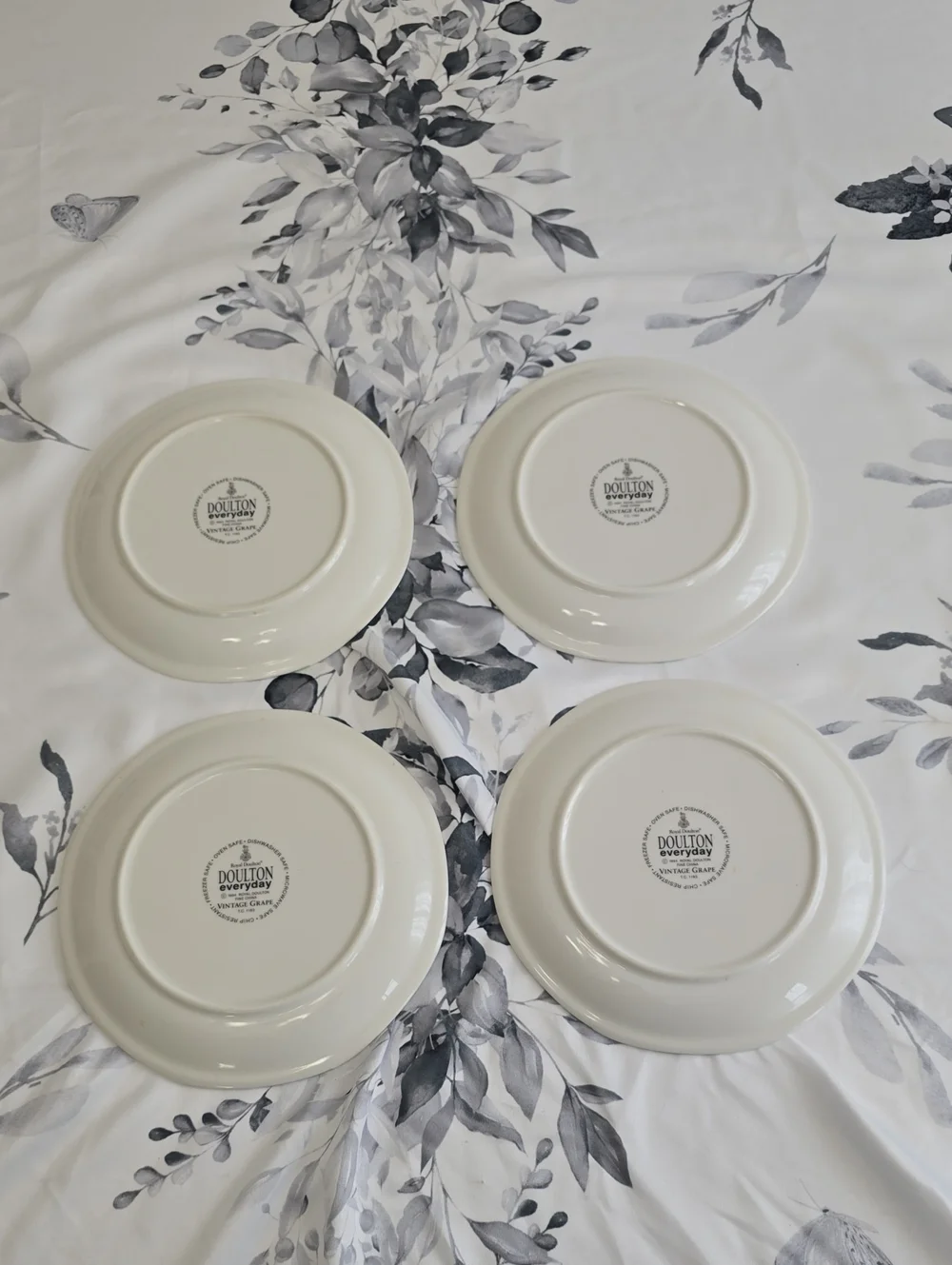 Vintage Royal Doulton Set Of 4 Everyday Fine China Vintage Grape Salad Plates